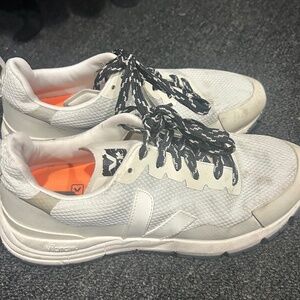 Veja sneakers cream with black sz 8